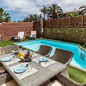 Paradise House: Piscina Privada, Playa 100m Villa Corralejo